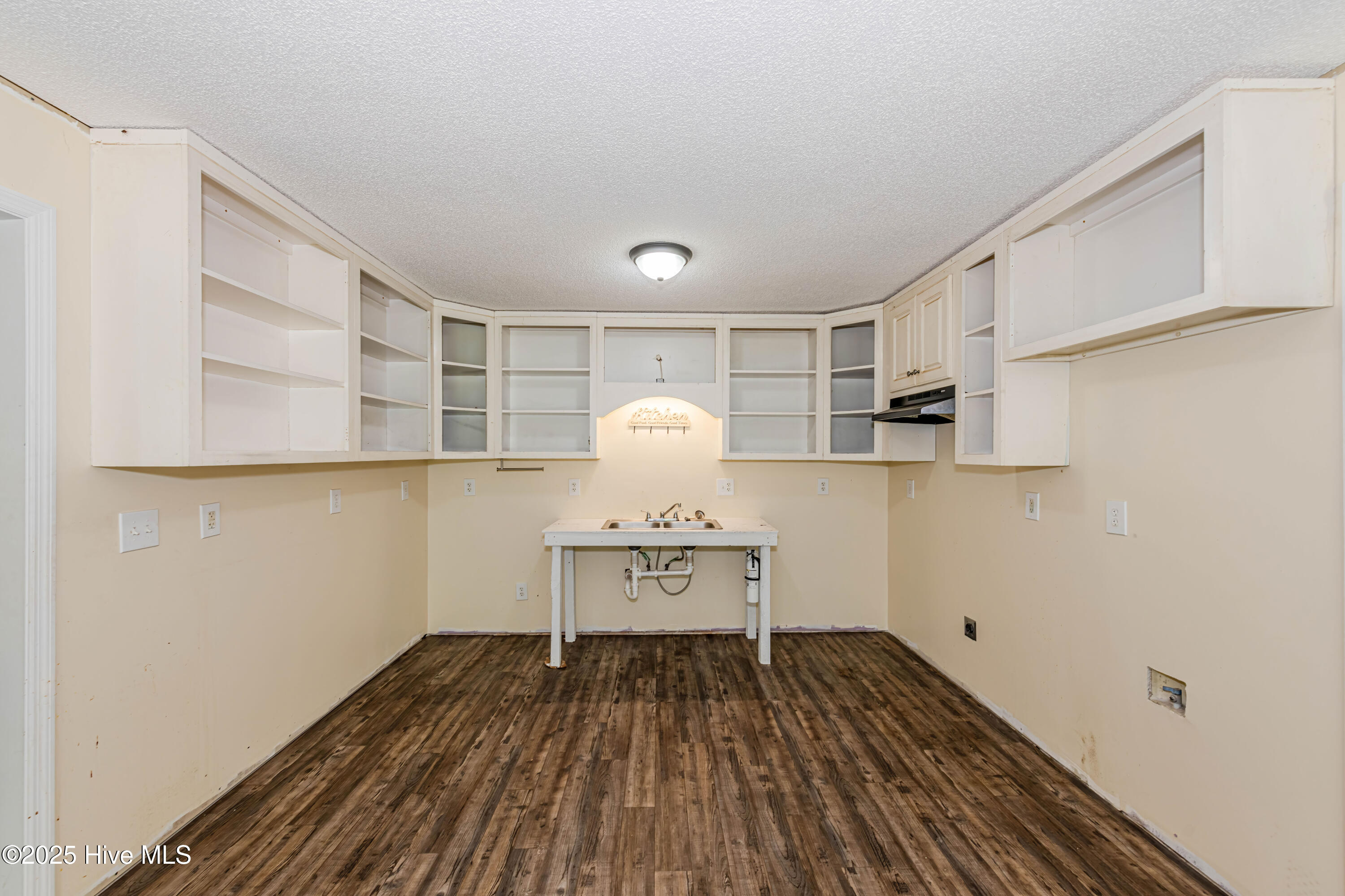 127 Rodney Lanier Road Chinquapin, NC 28521 - Photo 15 of 60 Kitchen