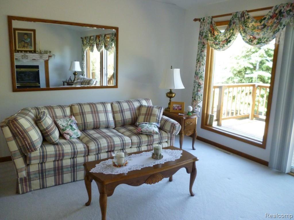 162 Timber Ridge Drive Vassar, MI 48768 - Photo 9 of 35 P1010323.jpg