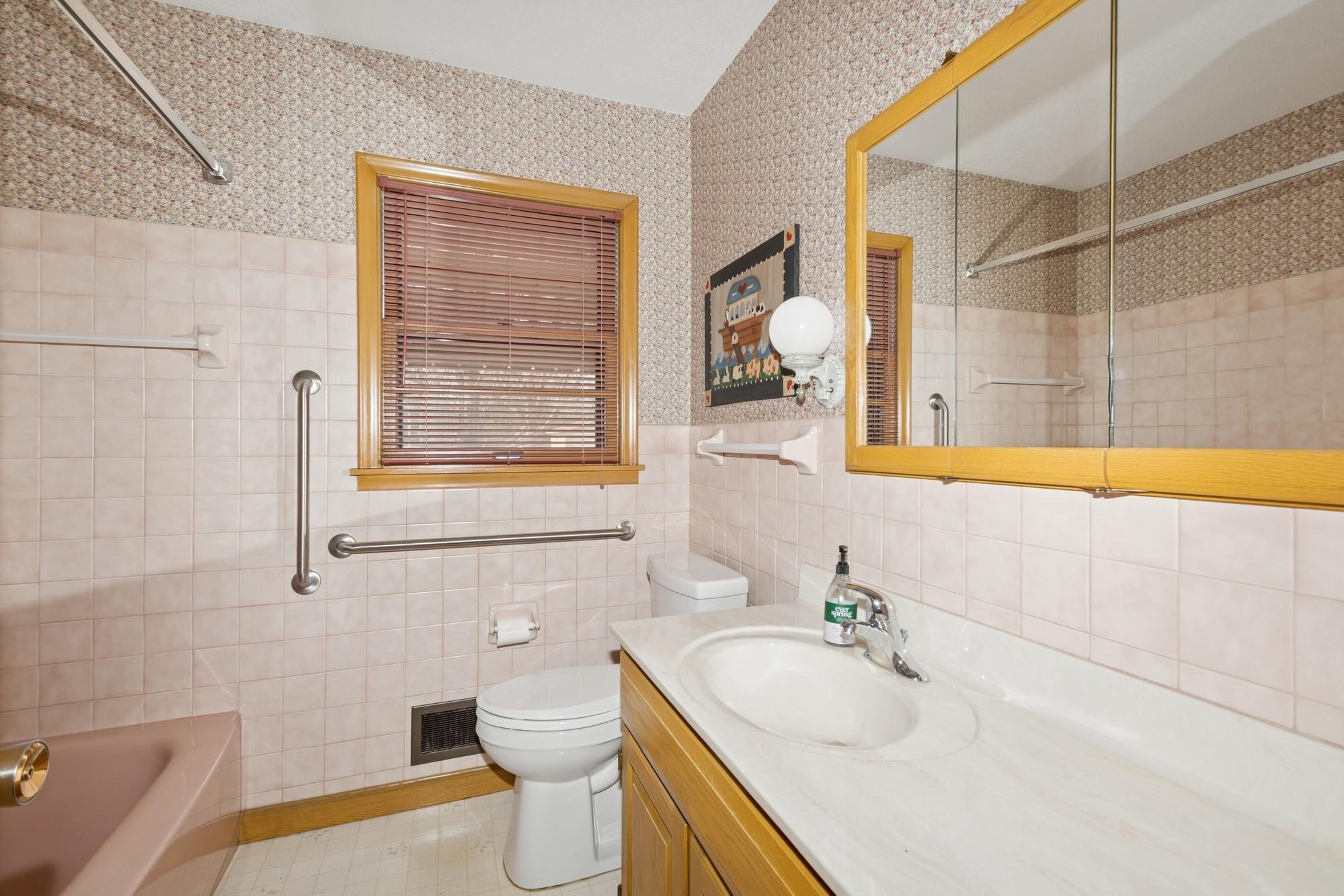 6906 Logan Avenue North Brooklyn Center, MN 55430 - Photo 15 of 31