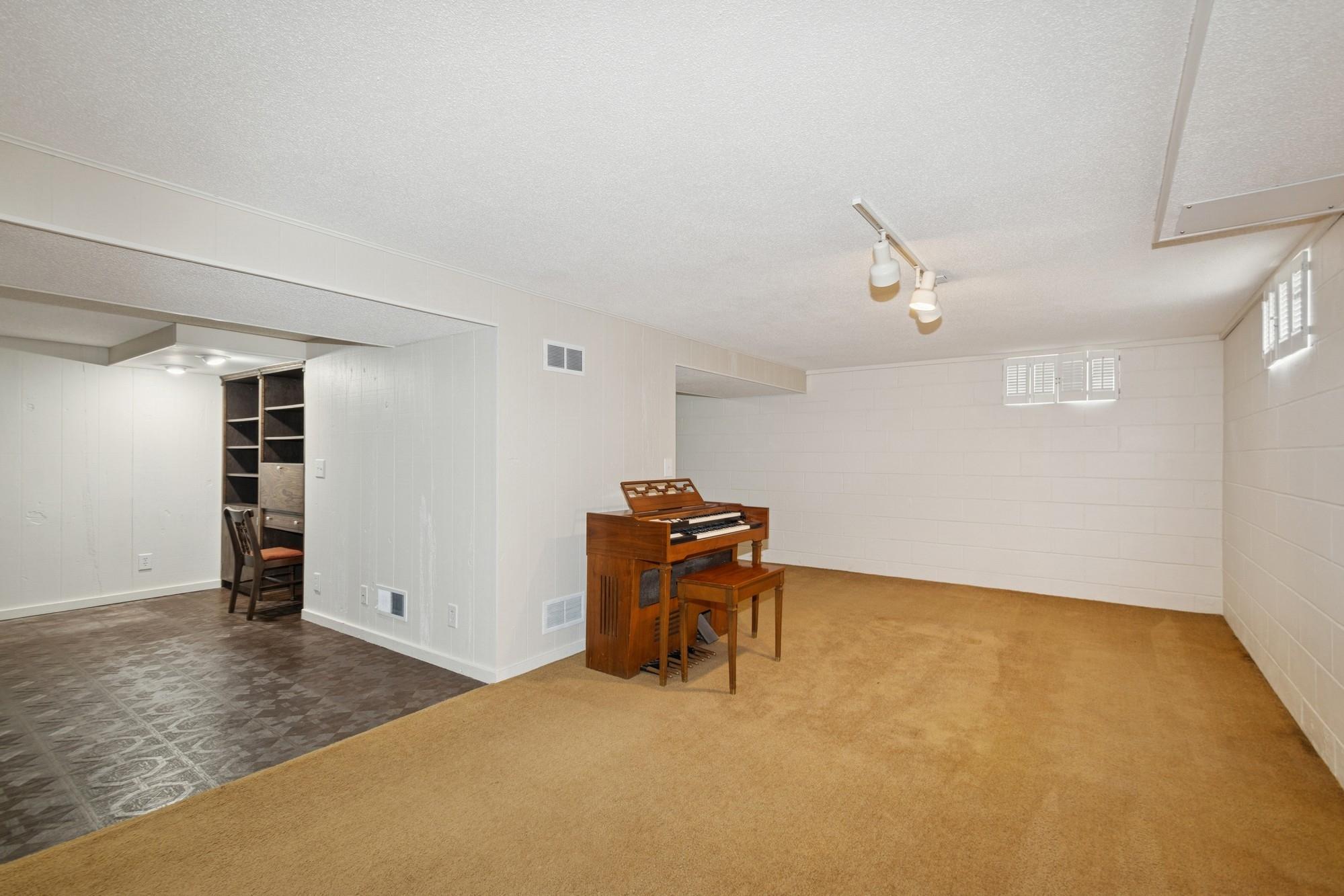 6906 Logan Avenue North Brooklyn Center, MN 55430 - Photo 17 of 31