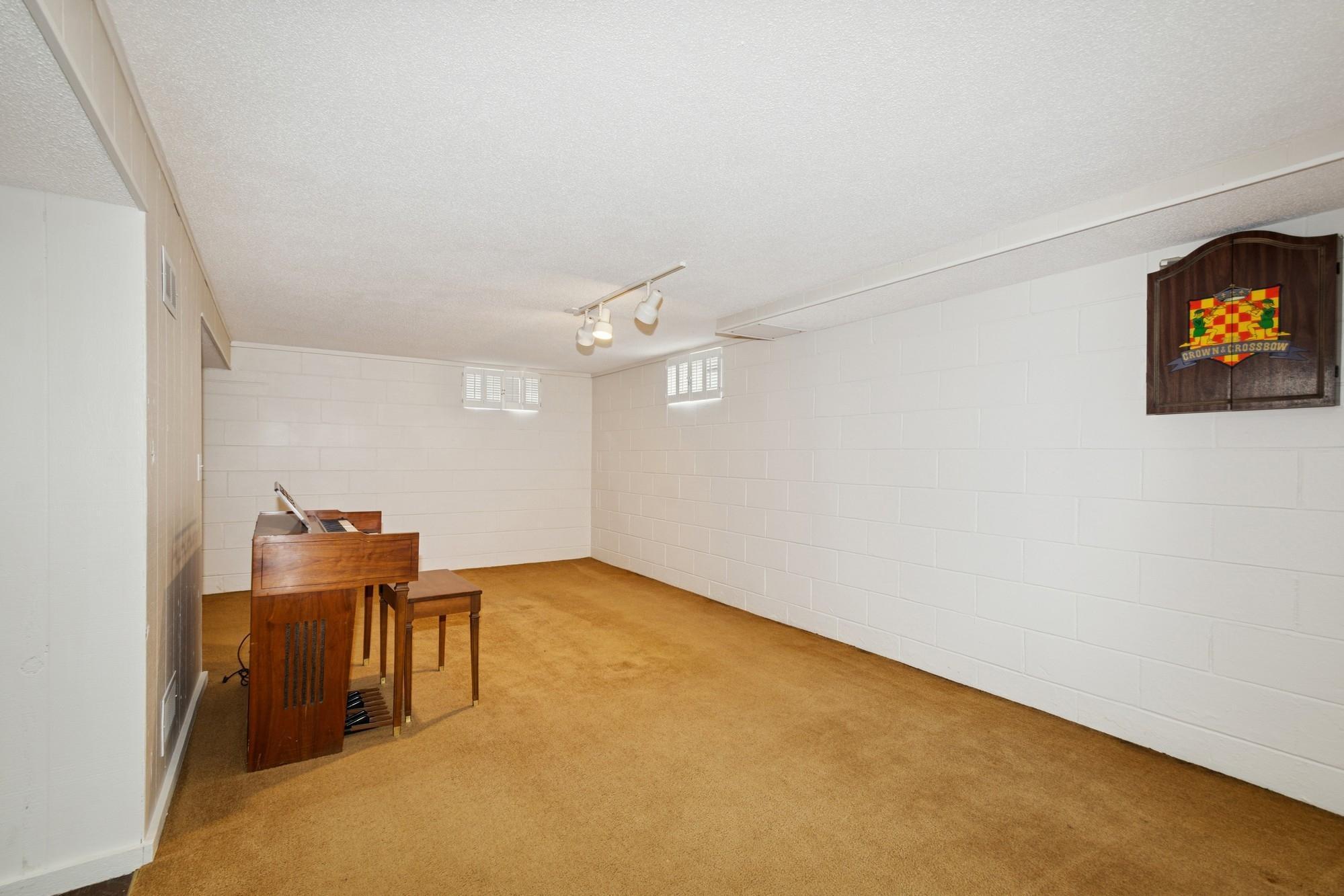 6906 Logan Avenue North Brooklyn Center, MN 55430 - Photo 18 of 31