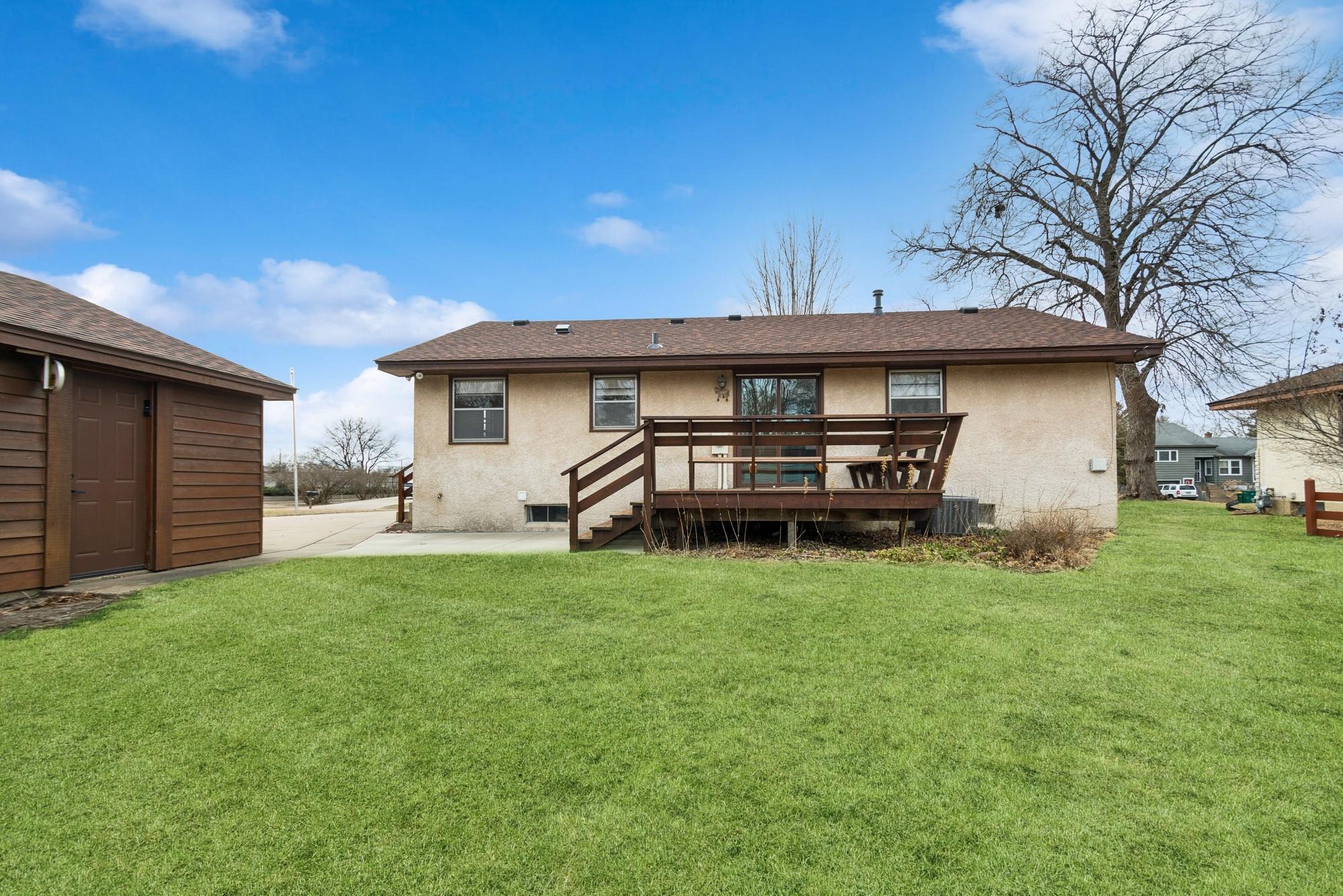 6906 Logan Avenue North Brooklyn Center, MN 55430 - Photo 23 of 31