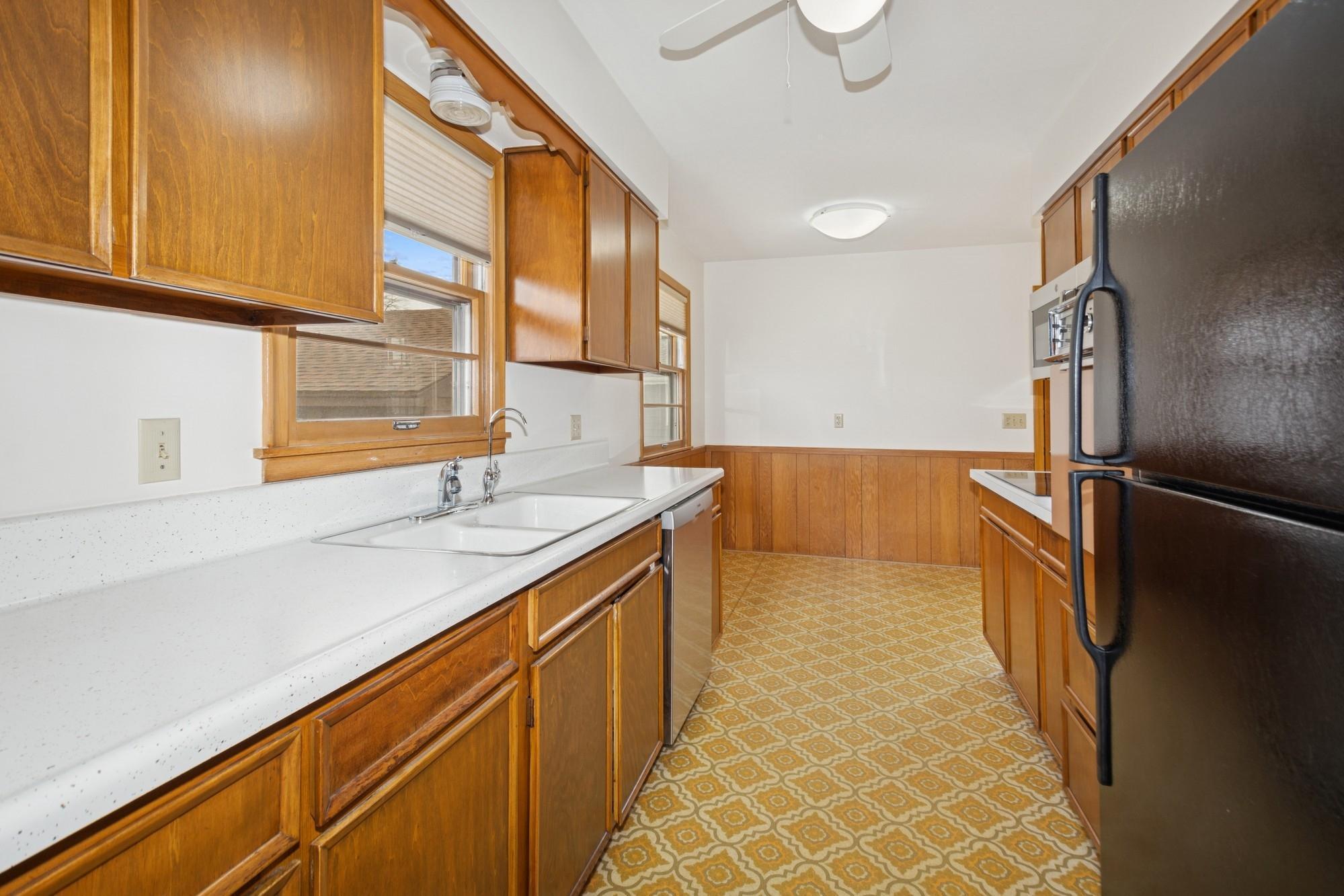 6906 Logan Avenue North Brooklyn Center, MN 55430 - Photo 6 of 31