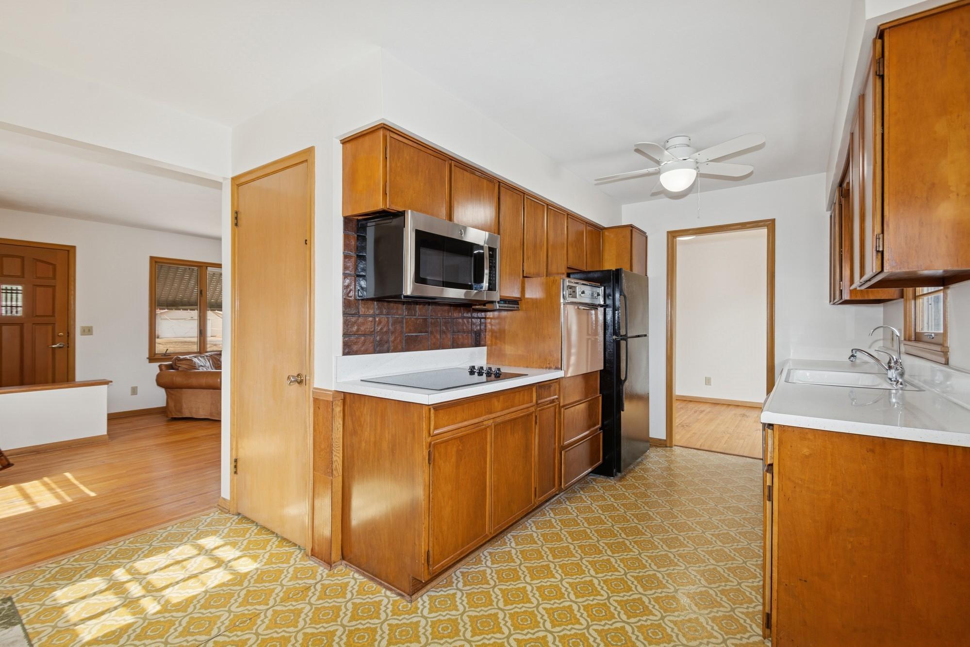 6906 Logan Avenue North Brooklyn Center, MN 55430 - Photo 8 of 31