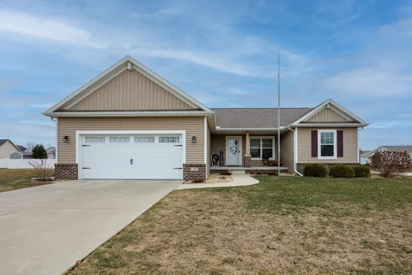 $399,900 | 407 Bob White Way, Normal, IL 61761