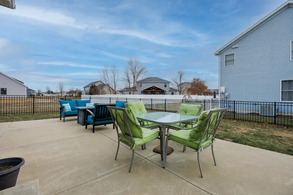 $399,900 | 407 Bob White Way, Normal, IL 61761