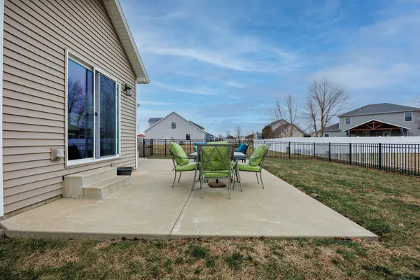 $399,900 | 407 Bob White Way, Normal, IL 61761
