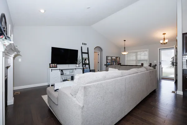 $399,900 | 407 Bob White Way, Normal, IL 61761