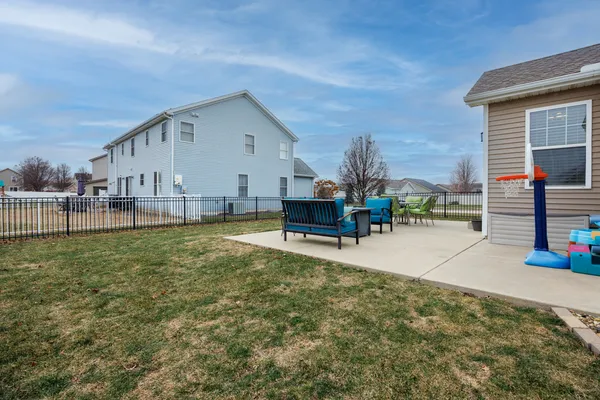 $399,900 | 407 Bob White Way, Normal, IL 61761