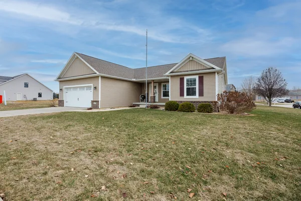 $399,900 | 407 Bob White Way, Normal, IL 61761