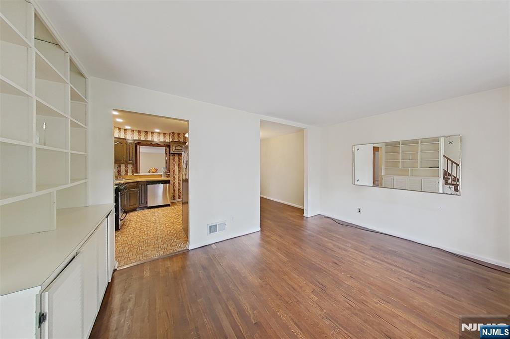 747 Brookside Road Rahway, NJ 07065 - Photo 13 of 40