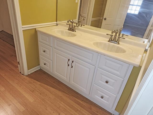 2040 Ridgeway Road Memphis, TN 38119 - Photo 18 of 35 a bathroom with a sink and a mirror