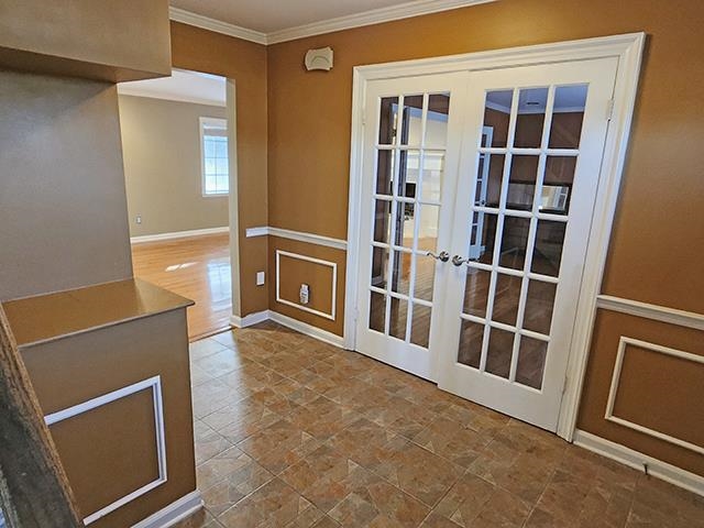 2040 Ridgeway Road Memphis, TN 38119 - Photo 4 of 35 a view of an empty room with furniture and entryway