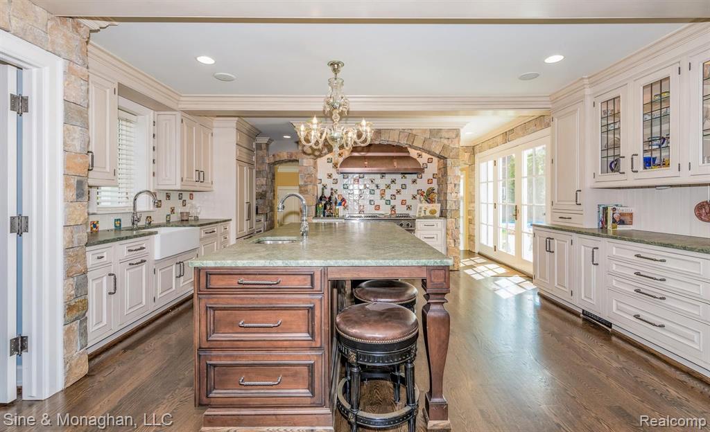 1040 Devonshire Road Grosse Pointe Park, MI 48230 - Photo 11 of 95