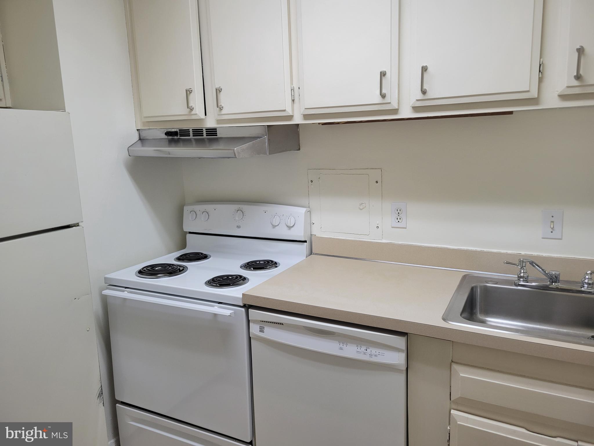 1425 4th Street Southwest, Unit A502 Washington, DC 20024 - Photo 25 of 26 Kitchen