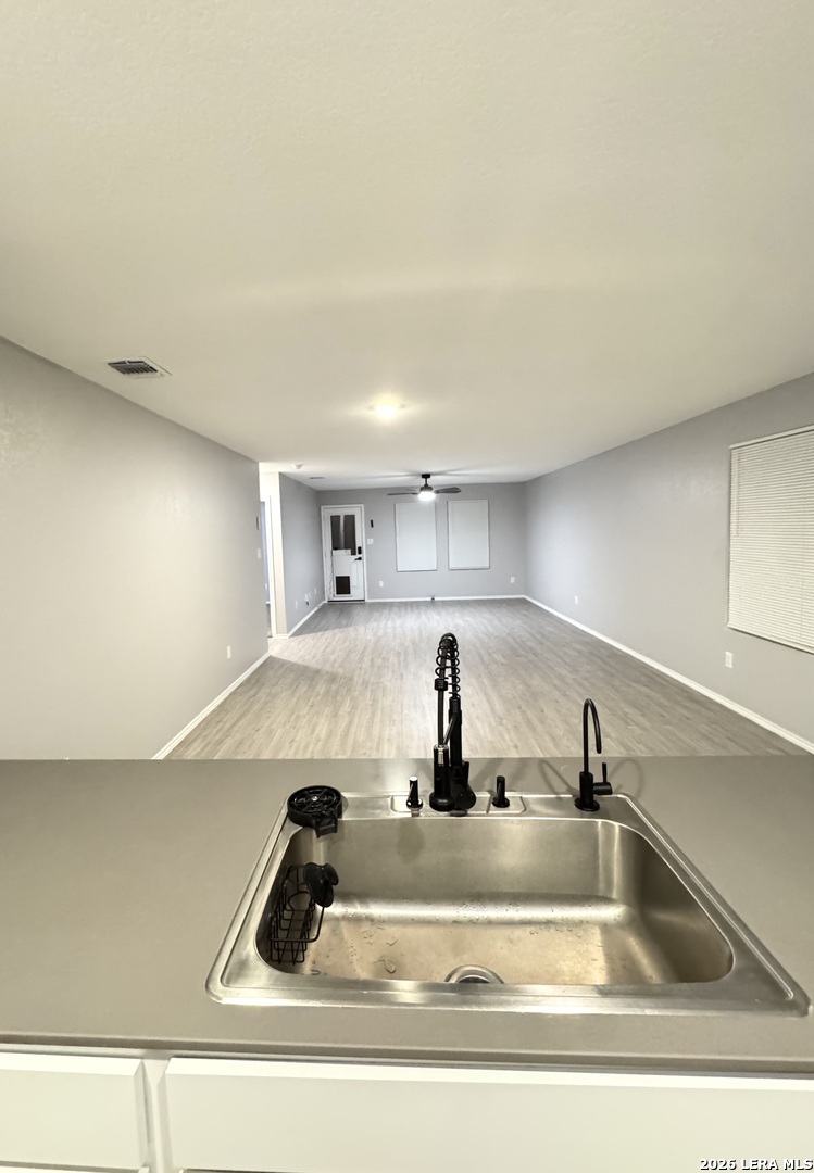 6855 Burgess Ridge Converse, TX 78109 - Photo 5 of 33 Gallery Image 5