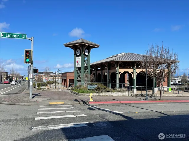 $1,000 | 222 North Lincoln Street, Unit 106, Port Angeles, WA 98362