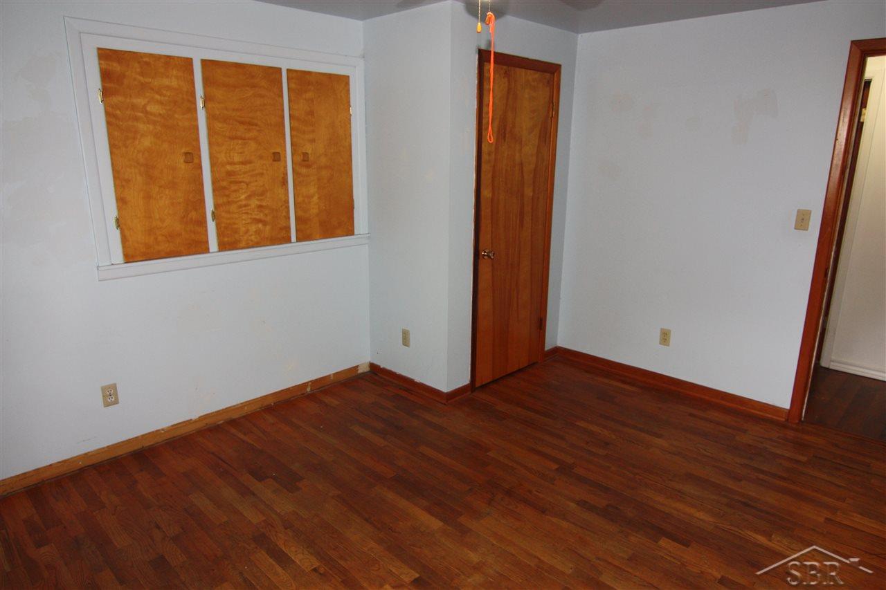 1972 East Moore Road Saginaw, MI 48601 - Photo 17 of 20 31352043-16.JPG