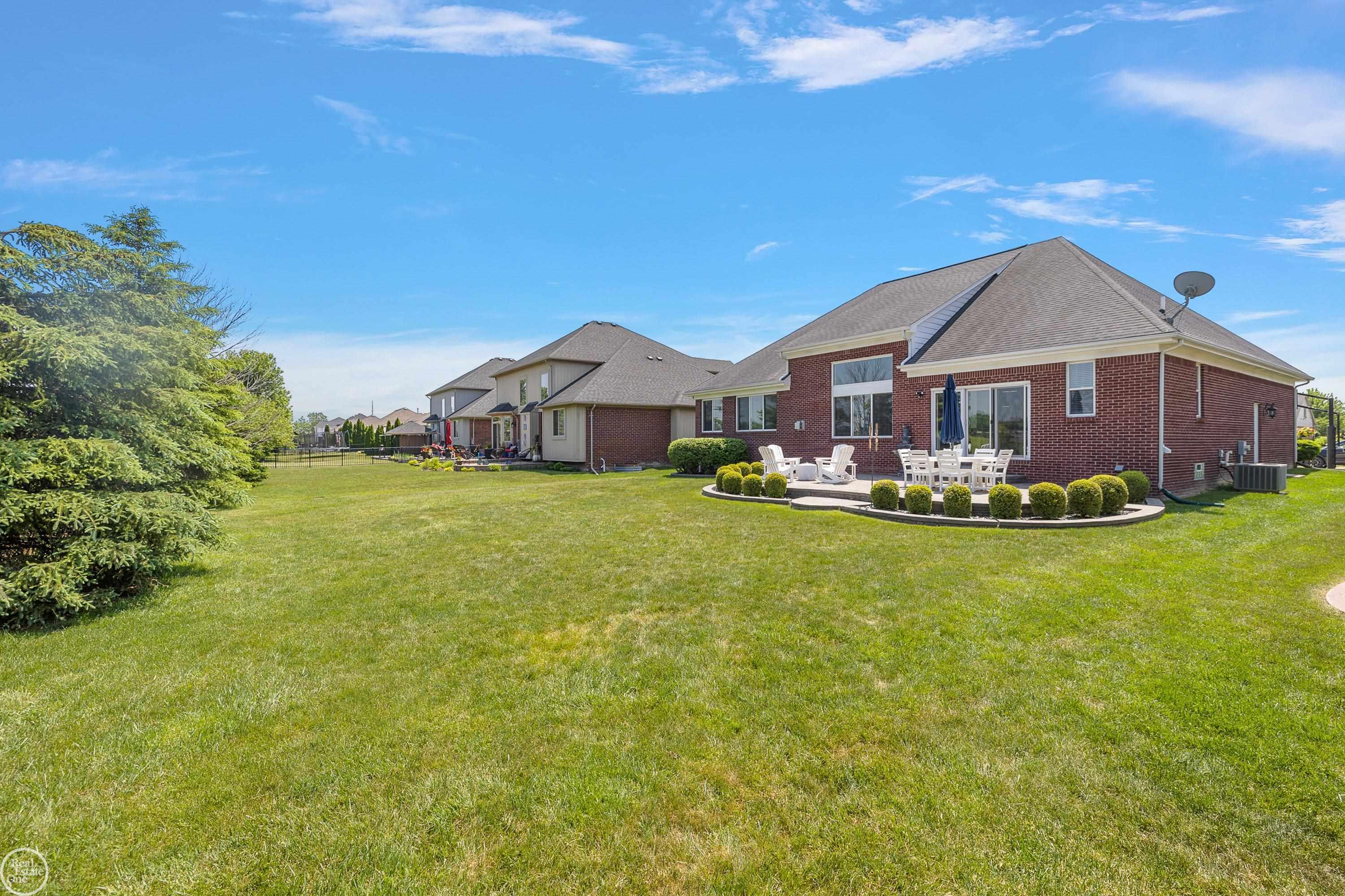 16389 Moore Park Road Macomb, MI 48044 - Photo 57 of 57 50110602-56.JPG