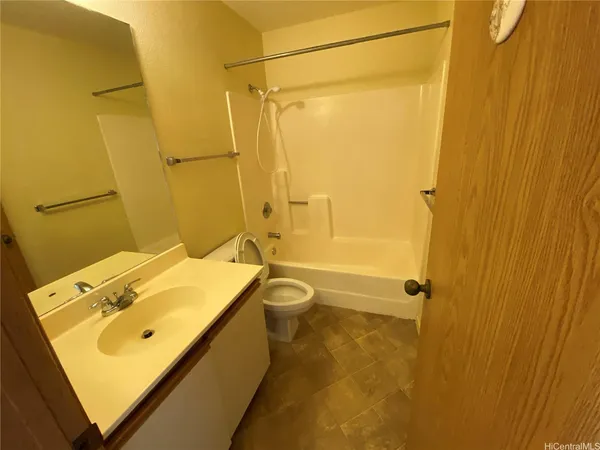 $2,800 | 98-943 Moanalua Road, Unit 1703, Aiea, HI 96701