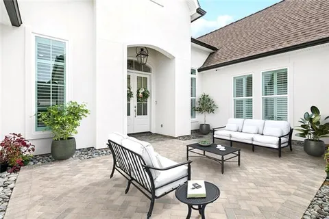 $849,000 | 588 North Corniche Du Lac, Covington, LA 70433