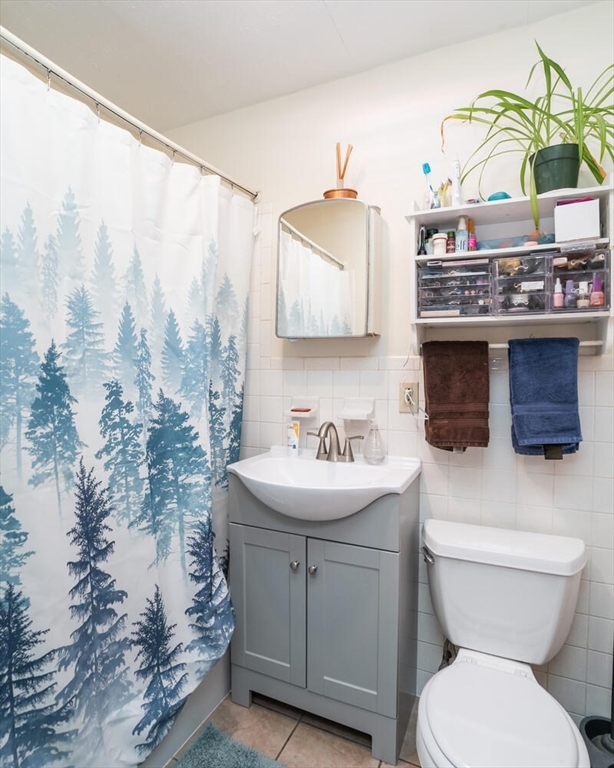 11 Plumtree Road Sunderland, MA 01375 - Photo 33 of 42 a bathroom with a toilet sink and mirror