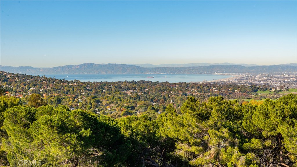80 Saddleback Road Rolling Hills, CA 90274 - Photo 2 of 43 view of city and mountain