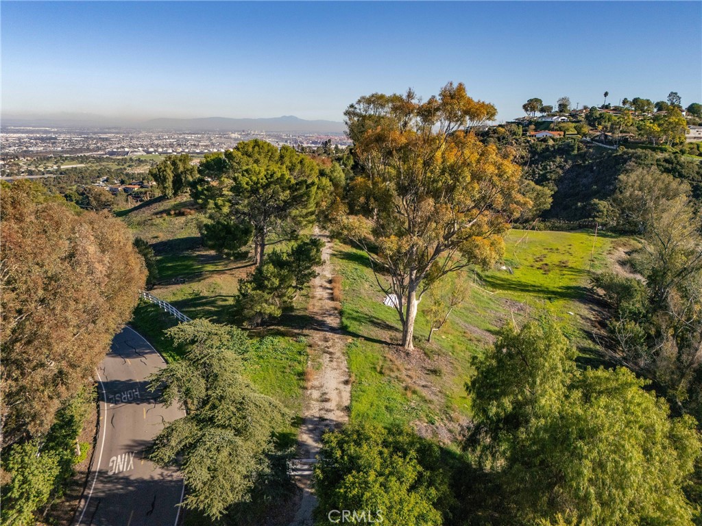 80 Saddleback Road Rolling Hills, CA 90274 - Photo 38 of 43 a view of a city