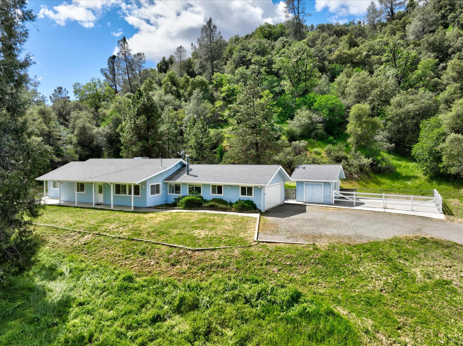2433 Kokanee Road Mariposa, CA 95338 - Photo 1 of 37