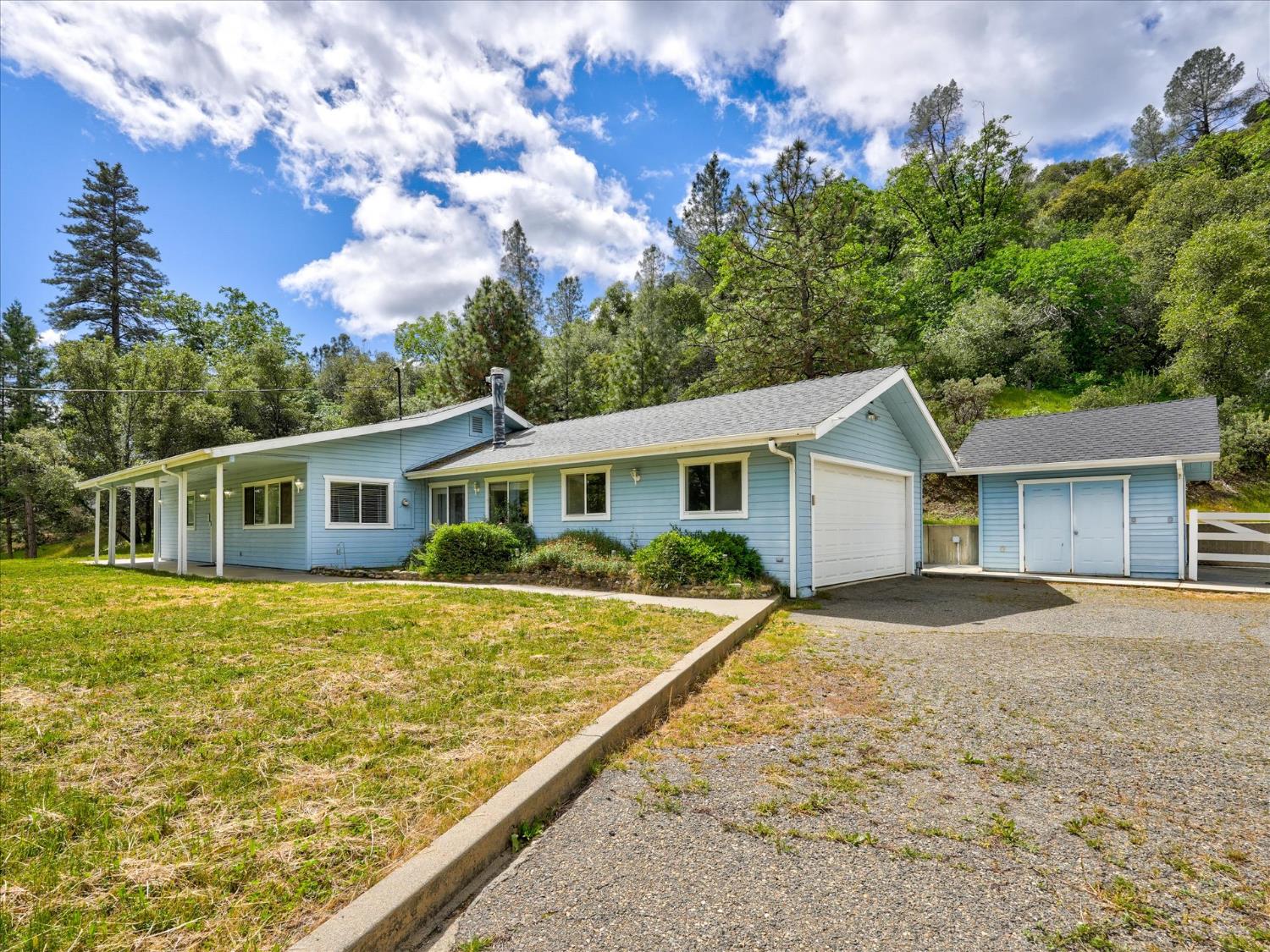 2433 Kokanee Road Mariposa, CA 95338 - Photo 3 of 37