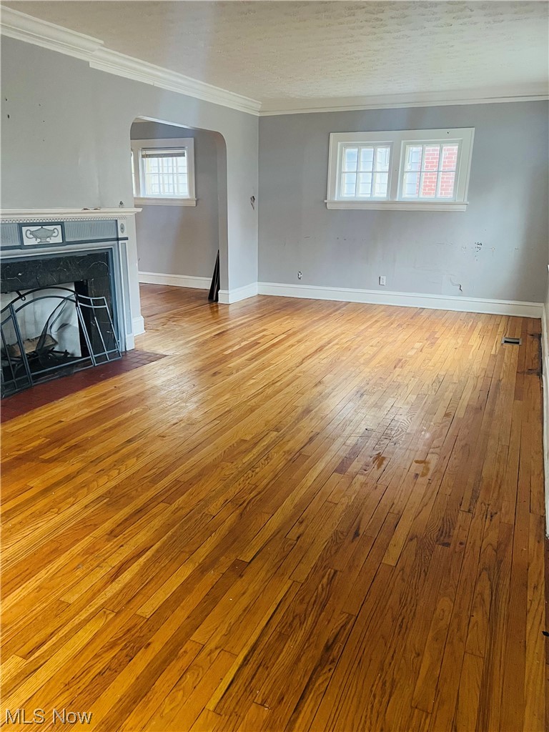 3603 Randolph Road Cleveland, OH 44121 - Photo 2 of 8 living room