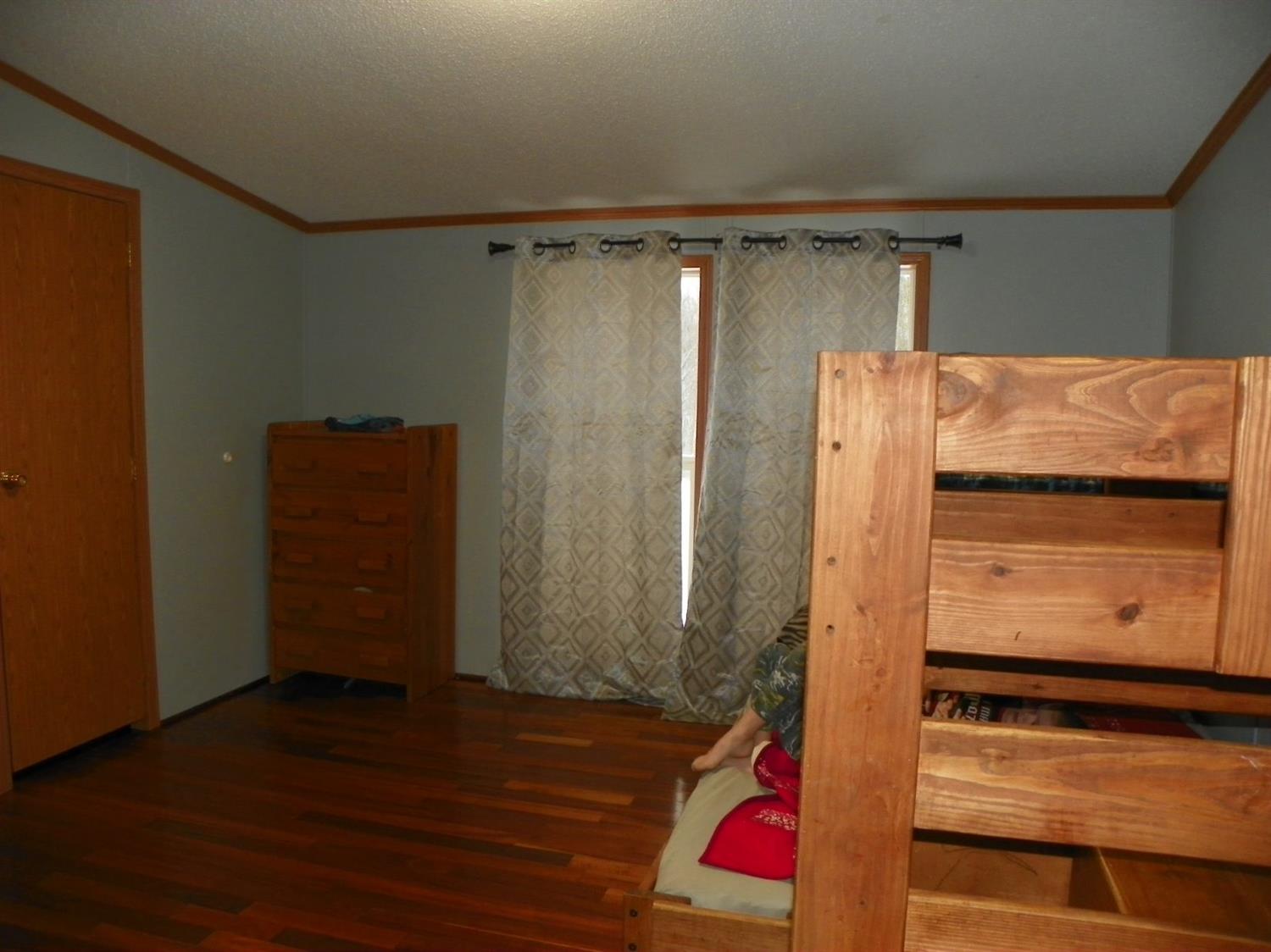 26058 Chapel Road Laurel, IN 47024 - Photo 11 of 13 Gallery Image 11