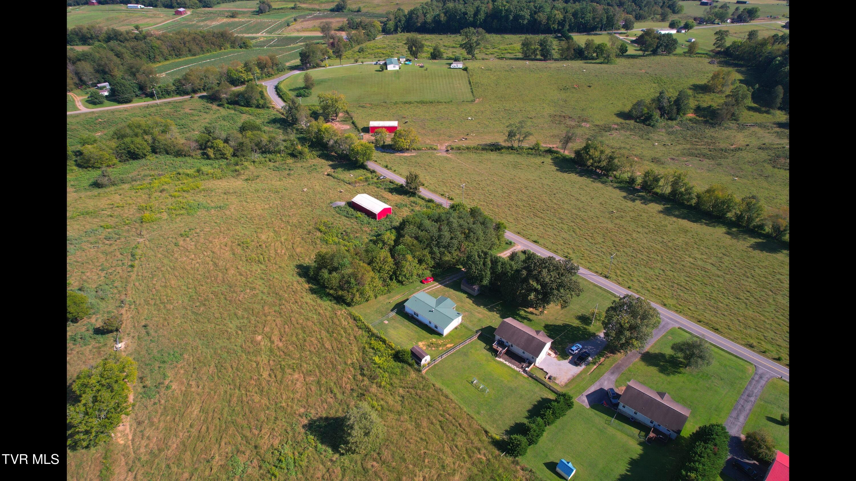 1320 Corby Bridge Road, Unit 13 Chuckey, TN 37641 - Photo 12 of 15 Still 2025-09-14 224217_1.25.1