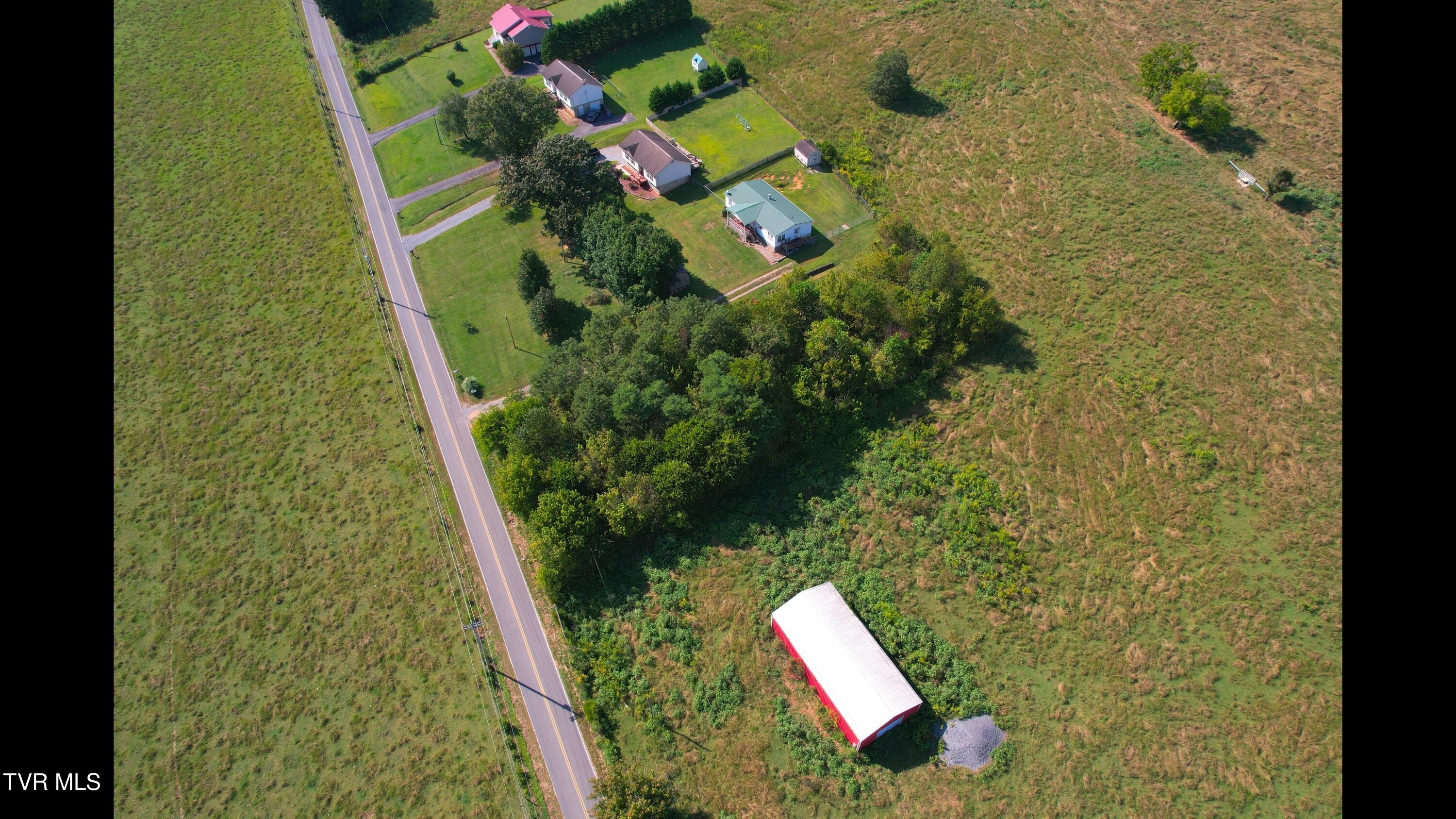 1320 Corby Bridge Road, Unit 13 Chuckey, TN 37641 - Photo 5 of 15 Still 2025-09-14 224217_1.15.1