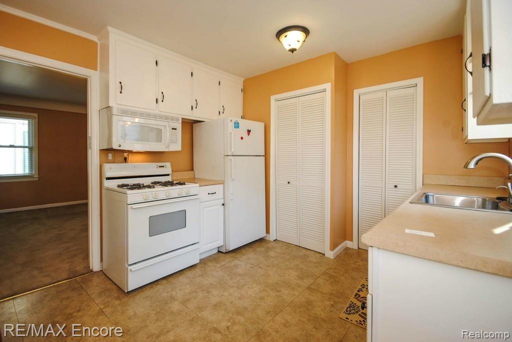 3830 Durham Road Royal Oak, MI 48073 - Photo 14 of 22