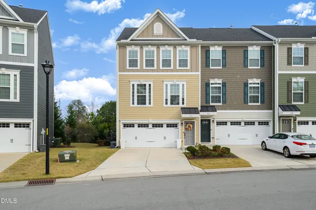 $525,000 | 1115 Platform Drive, Apex, NC 27502
