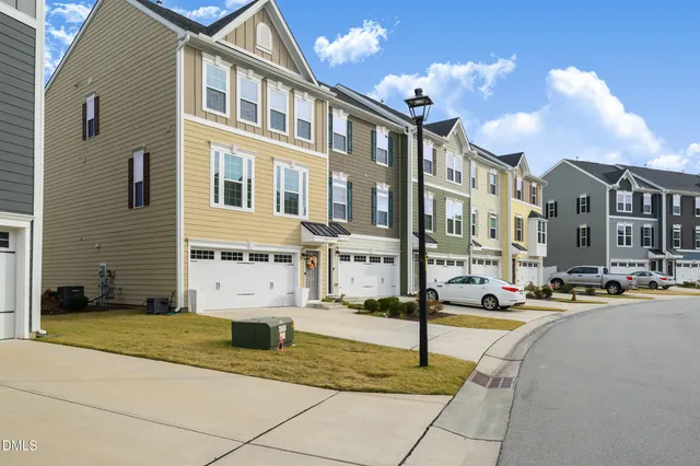 $525,000 | 1115 Platform Drive, Apex, NC 27502