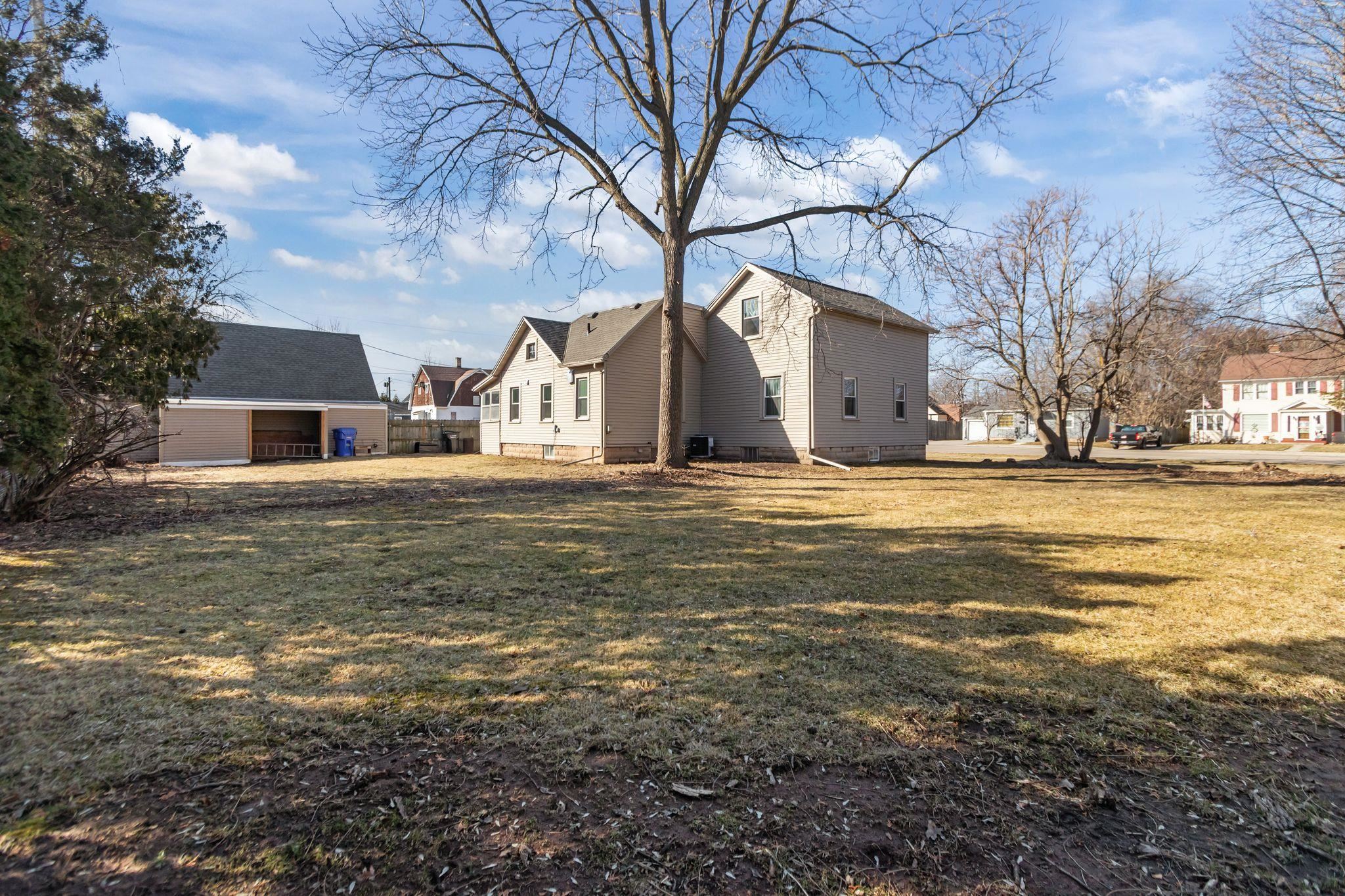1830 South Oneida Street Appleton, WI 54915 - Photo 30 of 36