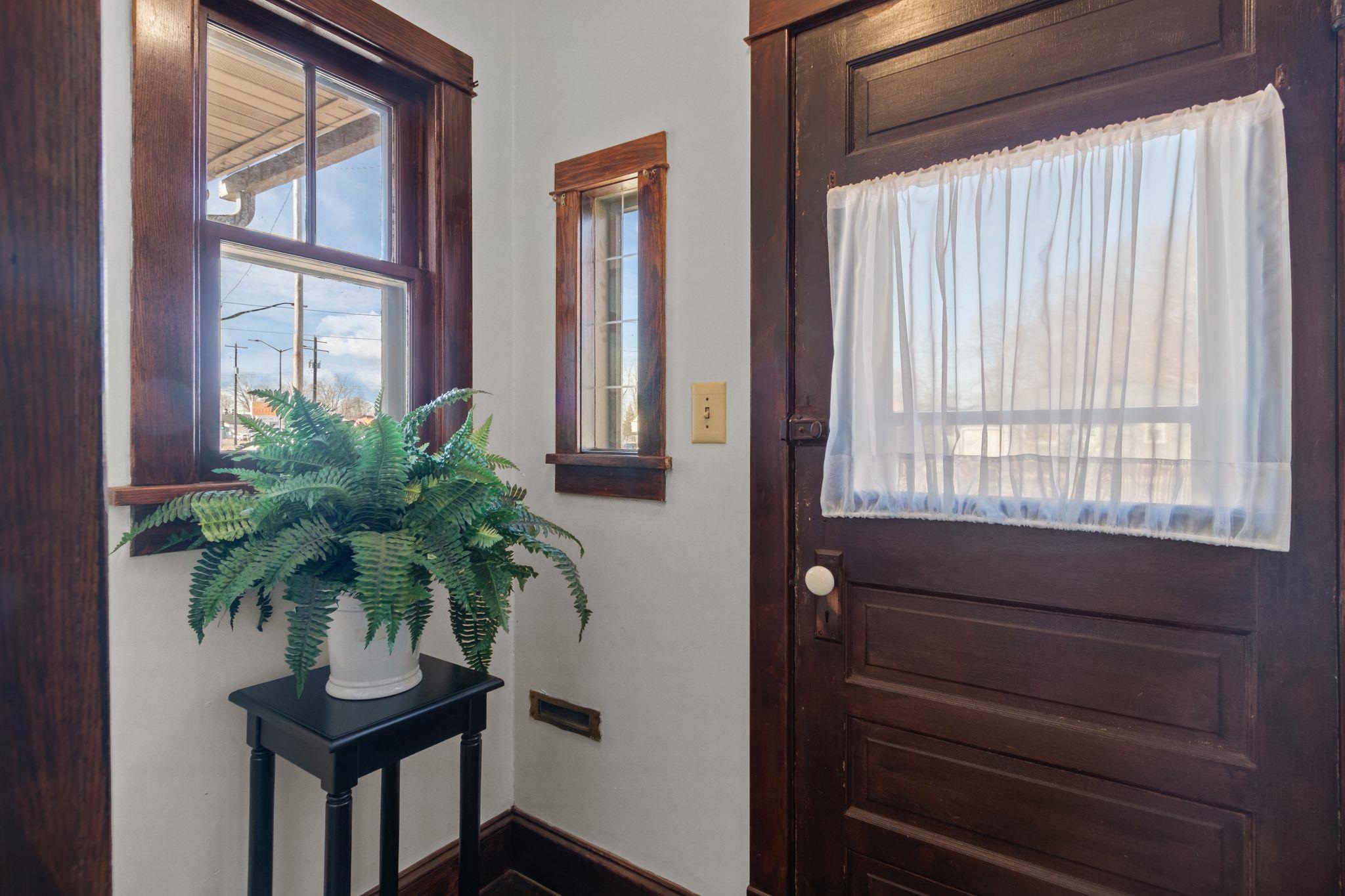 1830 South Oneida Street Appleton, WI 54915 - Photo 3 of 36