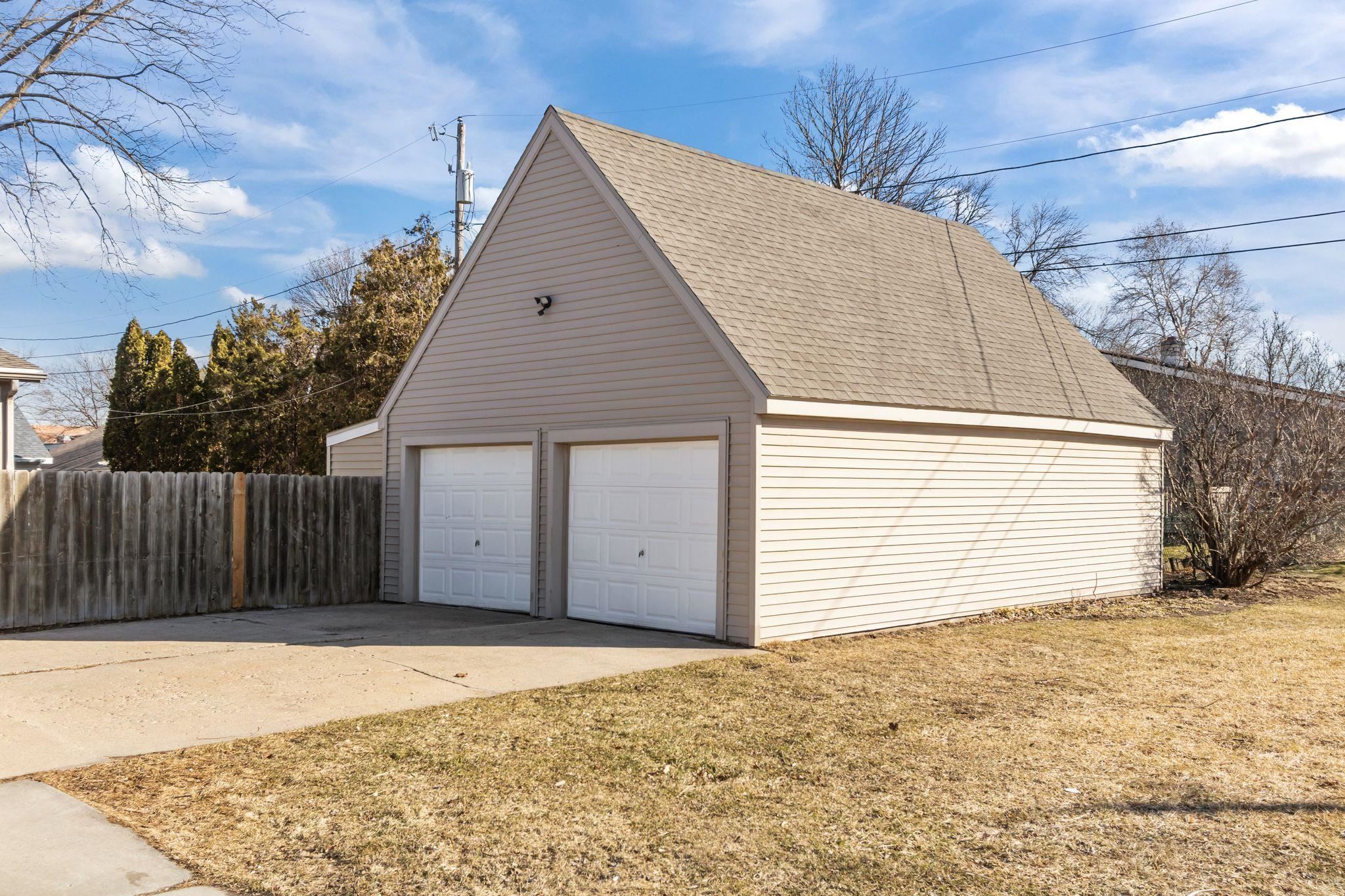 1830 South Oneida Street Appleton, WI 54915 - Photo 32 of 36