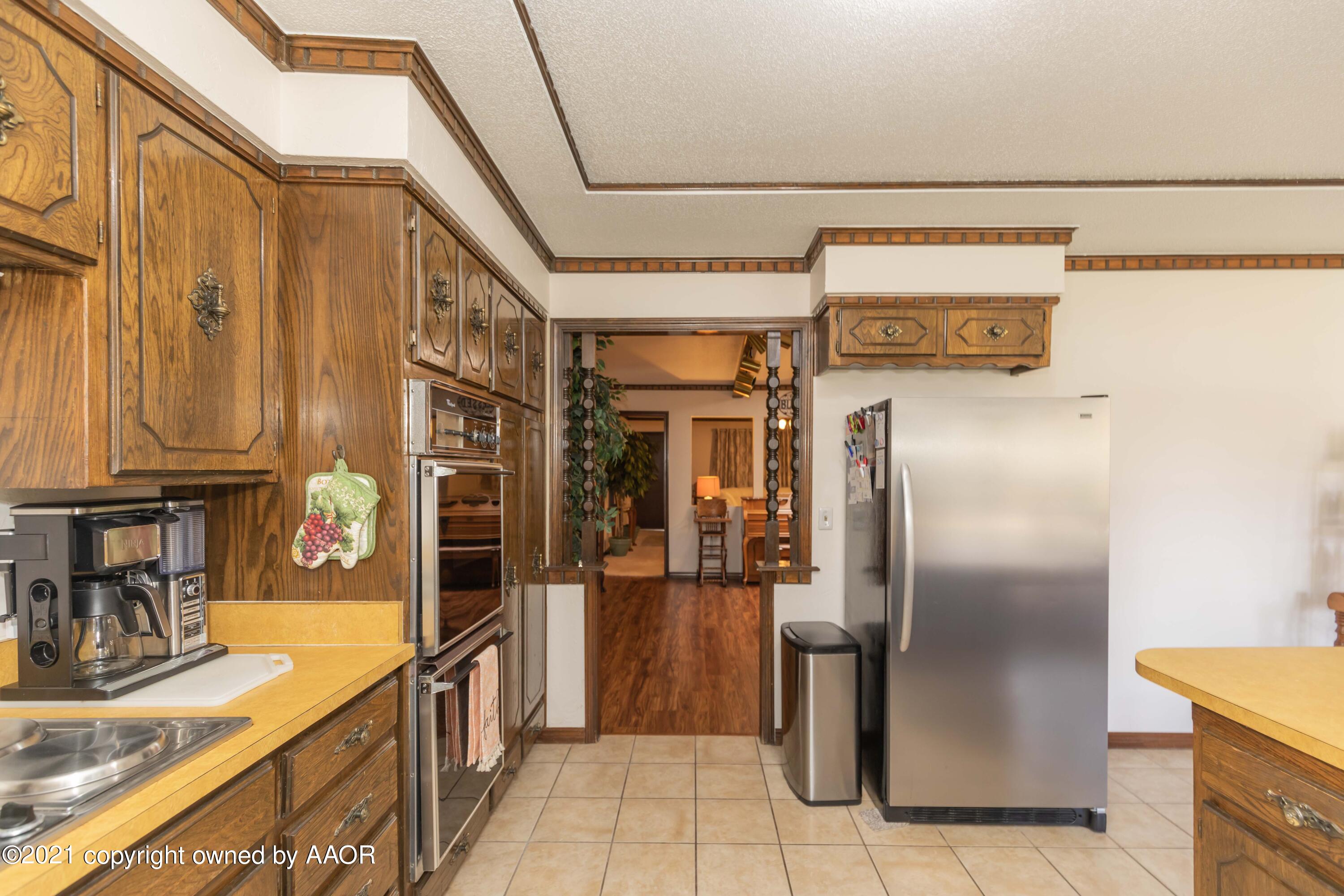 5105 While A Way Road Amarillo, TX 79109 - Photo 10 of 36 KITCHEN VIEW 4