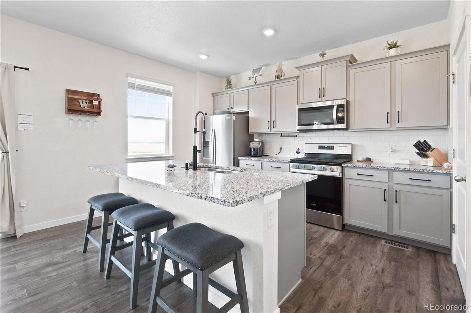 211 Fox Street Bennett, CO 80102 - Photo 6 of 32