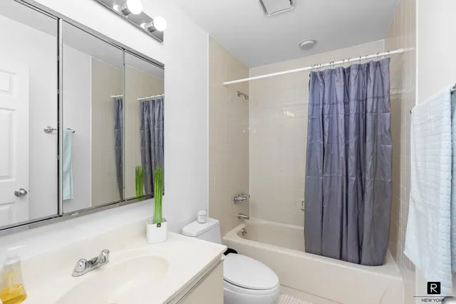 $775,000 | 8 Deepwater Way, Unit 63 | City Island