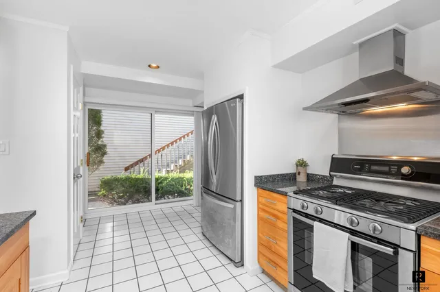 $775,000 | 8 Deepwater Way, Unit 63 | City Island