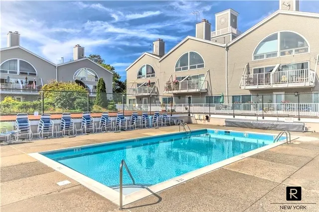 $775,000 | 8 Deepwater Way, Unit 63 | City Island