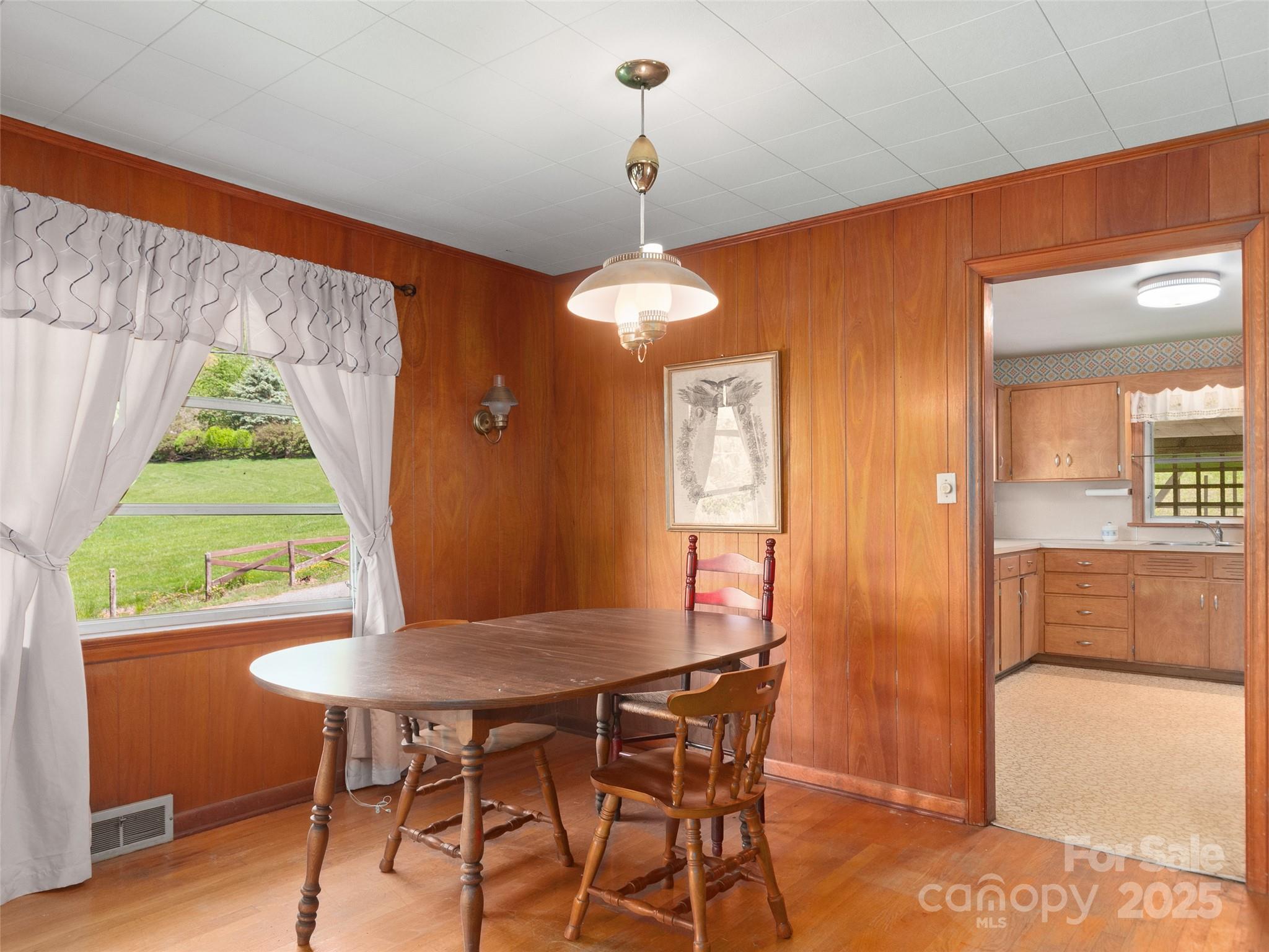 1532 Camp Branch Road Waynesville, NC 28786 - Photo 7 of 21 Gallery Image 7