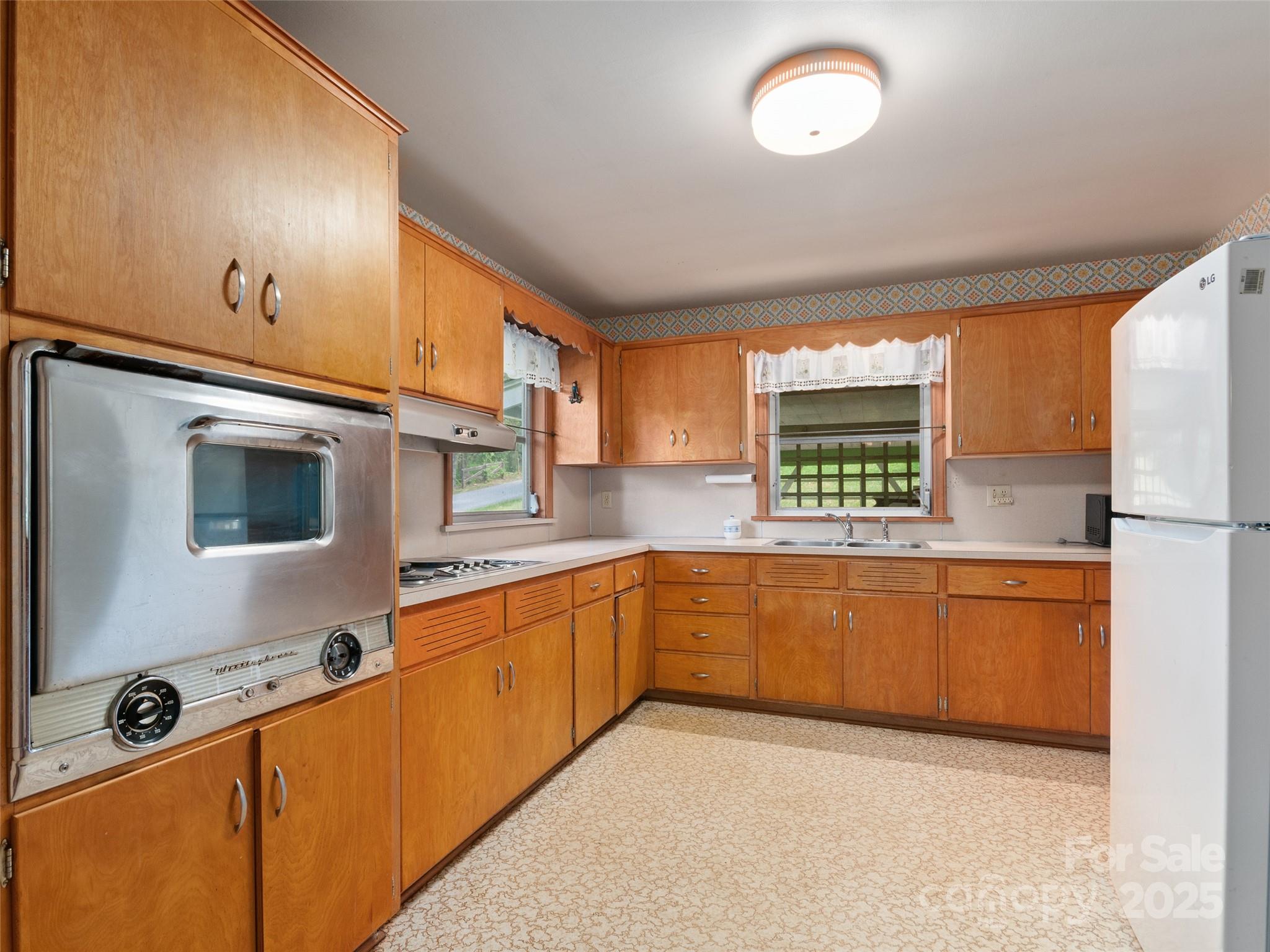 1532 Camp Branch Road Waynesville, NC 28786 - Photo 9 of 21 Gallery Image 9