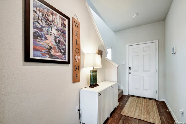 $2,400 | 4930 Cork Crossing, New Braunfels, TX 78130