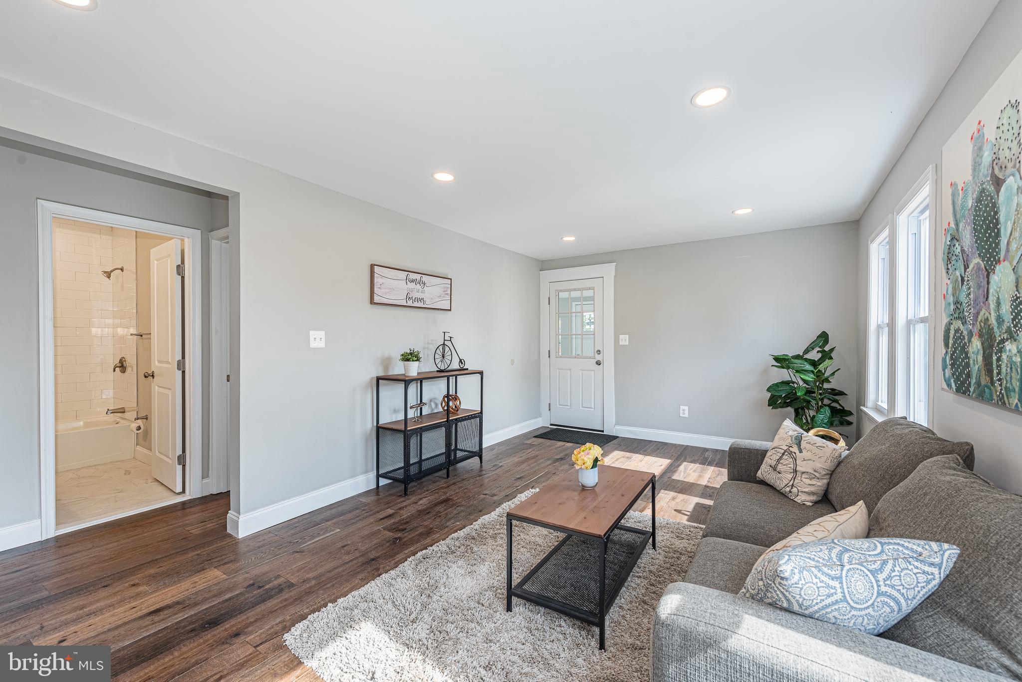 8330 Mildred Avenue Rosedale, MD 21237 - Photo 3 of 41