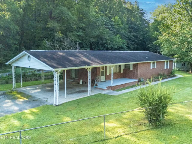 $219,900 | 813 Andys Ridge Road, Rocky Top, TN 37769